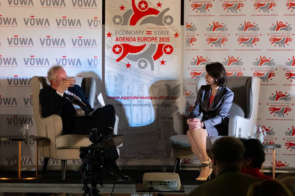 Sts. Mag.a Karoline Edtstadler