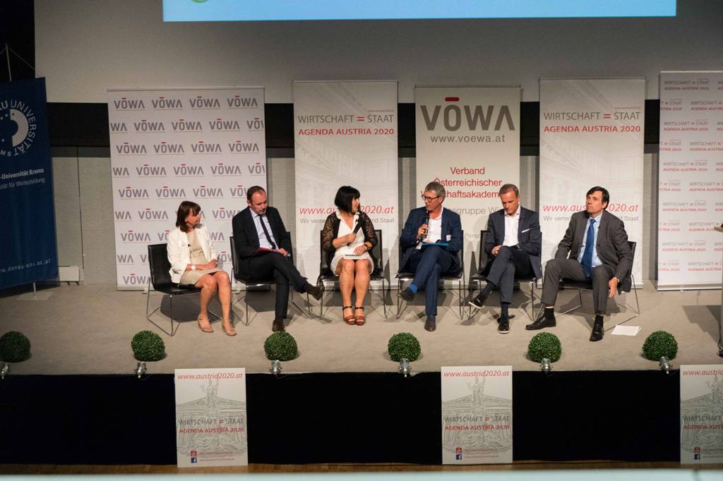 Podiumsdiskussion: Digitalisierung der Prozesse in Wirtschaft und Staat. Chancen und Risiken. Braucht es Regulierungsmaßnahmen?